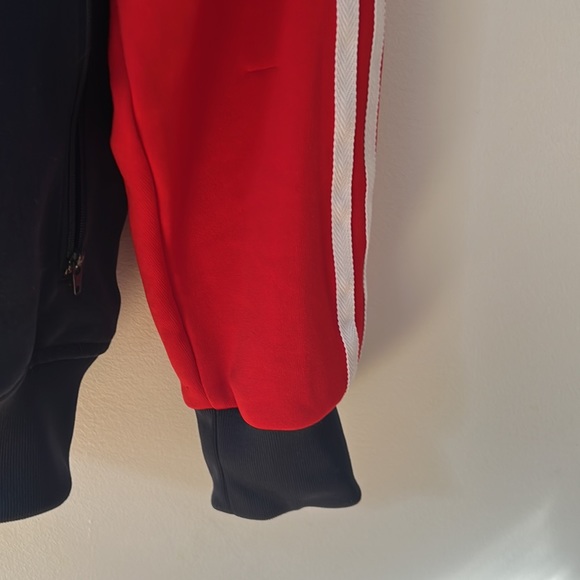 ❌❌SOLD❌❌Adidas Original track jacket Medium - Picture 4 of 8